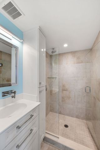 90 Commonwealth Avenue 18, Boston, MA 02116