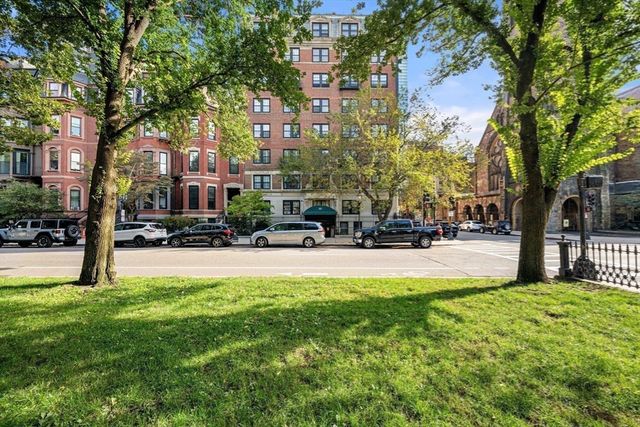 90 Commonwealth Avenue 18, Boston, MA 02116