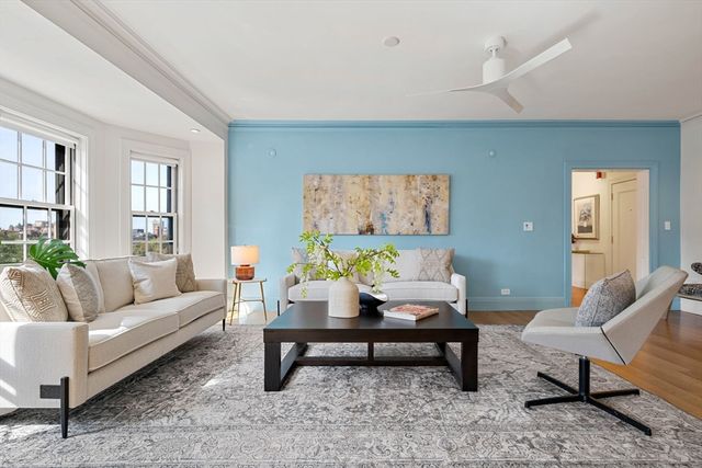 90 Commonwealth Avenue 18, Boston, MA 02116