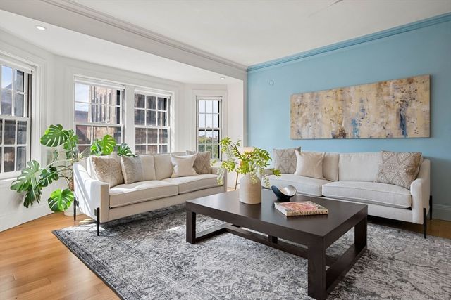 90 Commonwealth Avenue 18, Boston, MA 02116