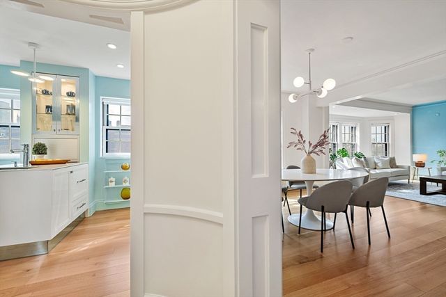 90 Commonwealth Avenue 18, Boston, MA 02116