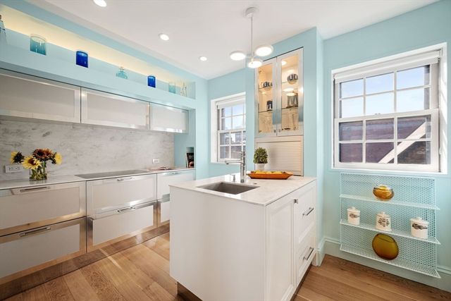 90 Commonwealth Avenue 18, Boston, MA 02116