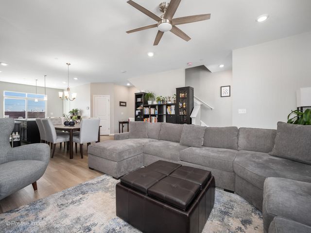 1080 Bogart Street, Des Plaines, IL 60018