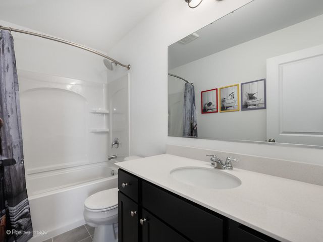 1080 Bogart Street, Des Plaines, IL 60018