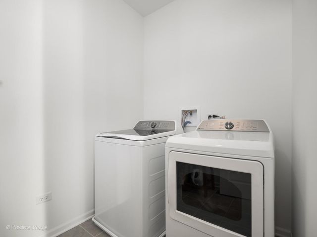 1080 Bogart Street, Des Plaines, IL 60018