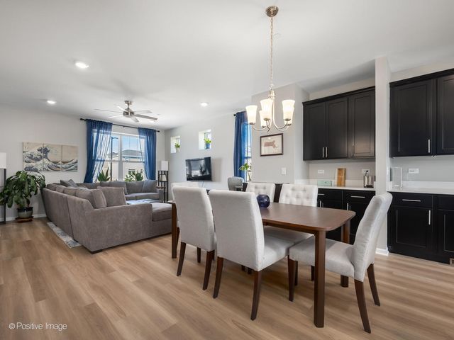 1080 Bogart Street, Des Plaines, IL 60018