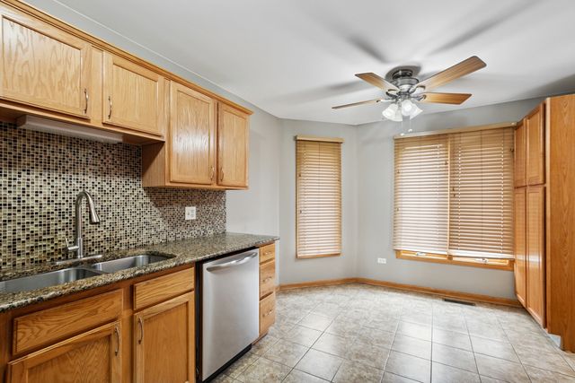 7908 W Tameling Court, Palos Hills, IL 60465