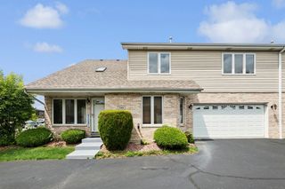 7908 W Tameling Court, Palos Hills, IL 60465