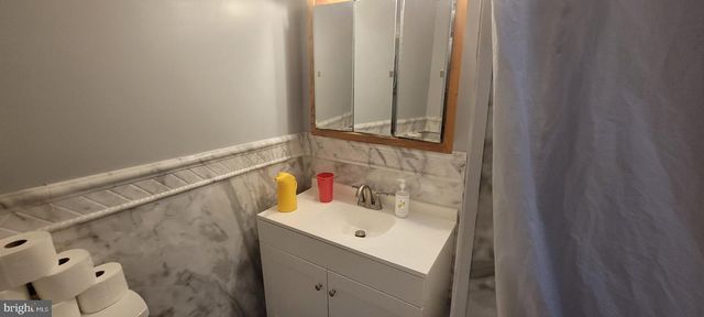 5803 CEDAR AVE, Philadelphia, PA 19143