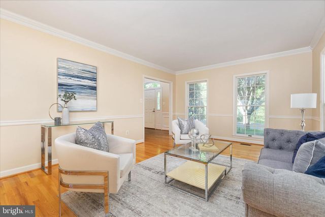 13018 GREY FRIARS PL, Herndon, VA 20171