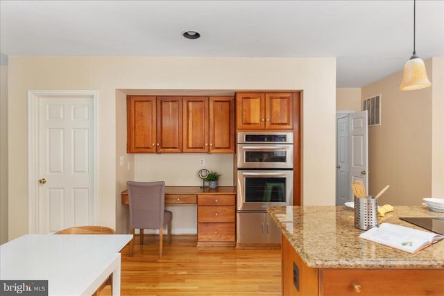 13018 GREY FRIARS PL, Herndon, VA 20171