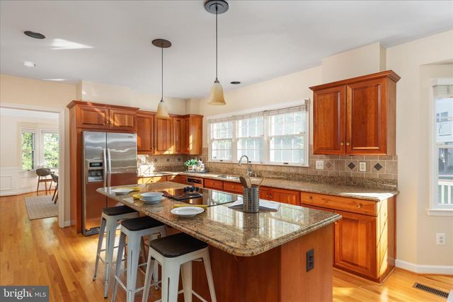 13018 GREY FRIARS PL, Herndon, VA 20171