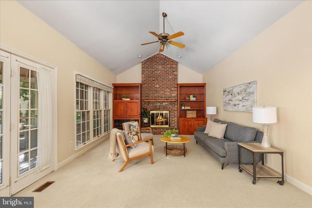 13018 GREY FRIARS PL, Herndon, VA 20171