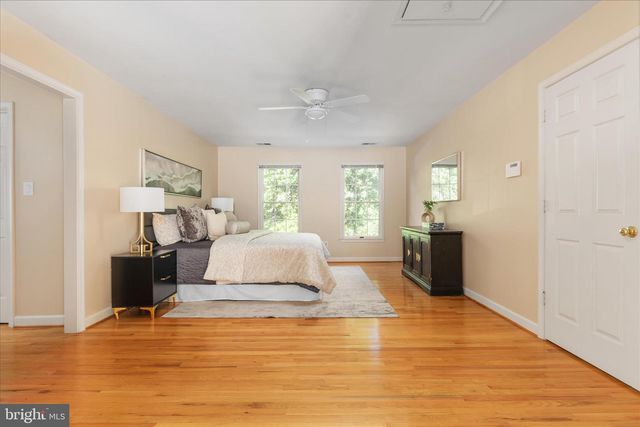 13018 GREY FRIARS PL, Herndon, VA 20171