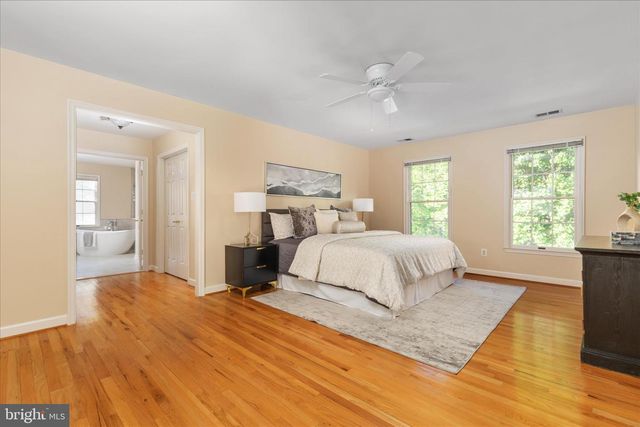 13018 GREY FRIARS PL, Herndon, VA 20171