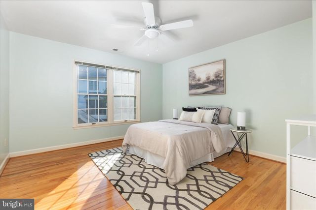 13018 GREY FRIARS PL, Herndon, VA 20171
