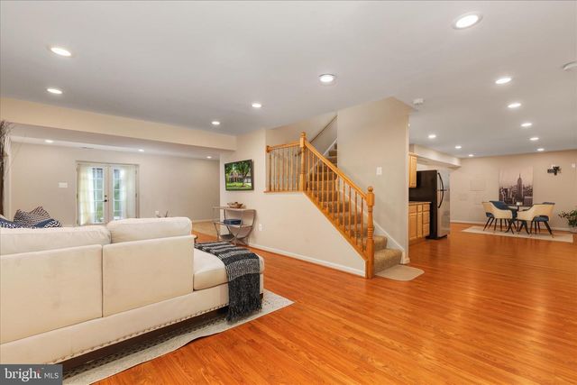 13018 GREY FRIARS PL, Herndon, VA 20171