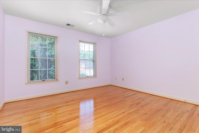 13018 GREY FRIARS PL, Herndon, VA 20171