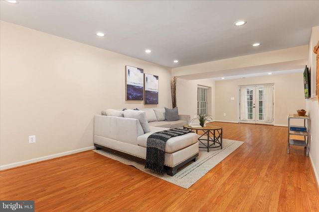 13018 GREY FRIARS PL, Herndon, VA 20171