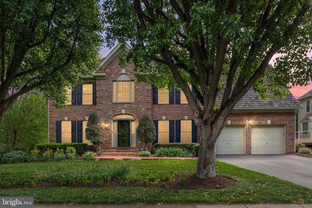 13018 GREY FRIARS PL, Herndon, VA 20171