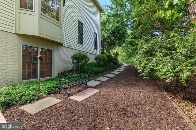 13018 GREY FRIARS PL, Herndon, VA 20171