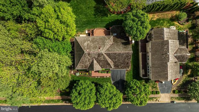 13018 GREY FRIARS PL, Herndon, VA 20171