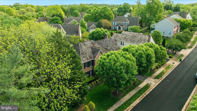 13018 GREY FRIARS PL, Herndon, VA 20171