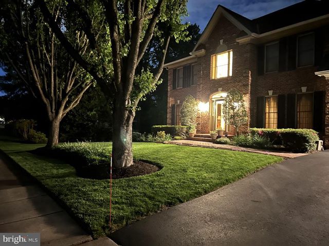 13018 GREY FRIARS PL, Herndon, VA 20171