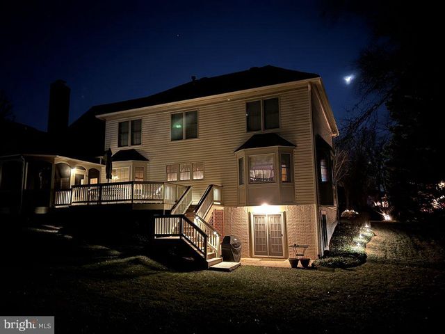 13018 GREY FRIARS PL, Herndon, VA 20171