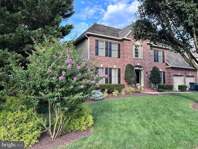 13018 GREY FRIARS PL, Herndon, VA 20171