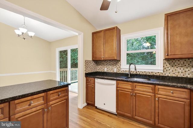 2942 FOX TAIL CT, Woodbridge, VA 22192