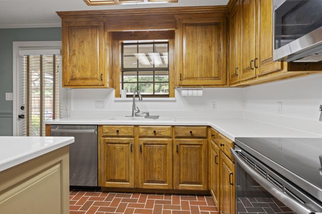 37 Windlass Dr., Hattiesburg, MS 39402