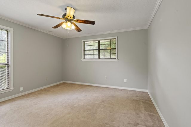 37 Windlass Dr., Hattiesburg, MS 39402