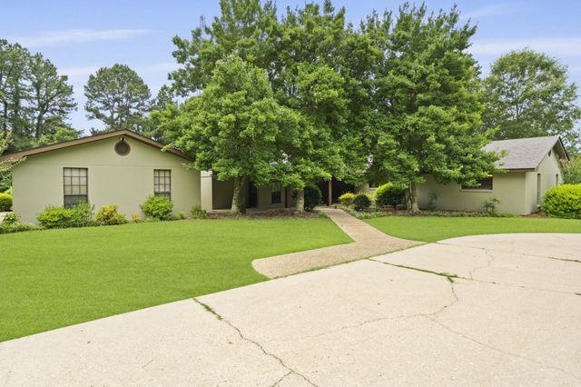 37 Windlass Dr., Hattiesburg, MS 39402