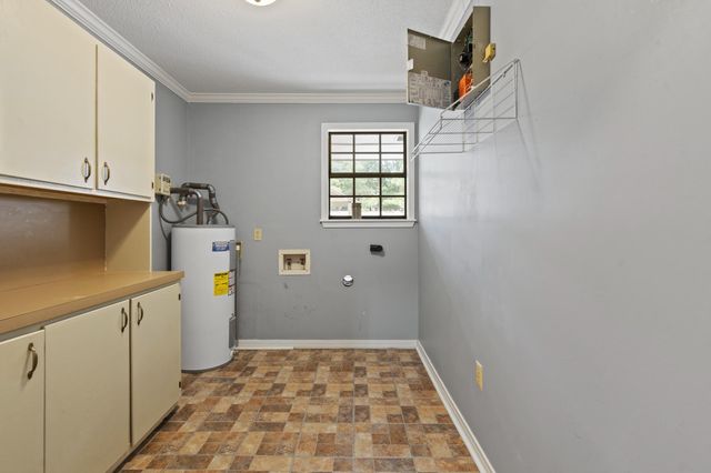 37 Windlass Dr., Hattiesburg, MS 39402