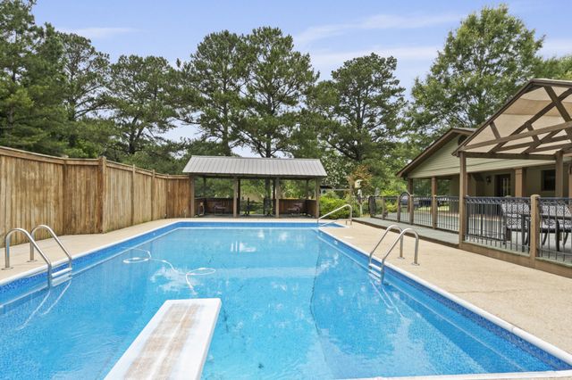 37 Windlass Dr., Hattiesburg, MS 39402