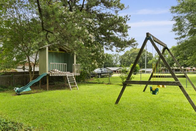 37 Windlass Dr., Hattiesburg, MS 39402