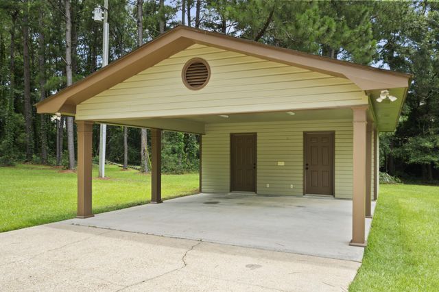 37 Windlass Dr., Hattiesburg, MS 39402