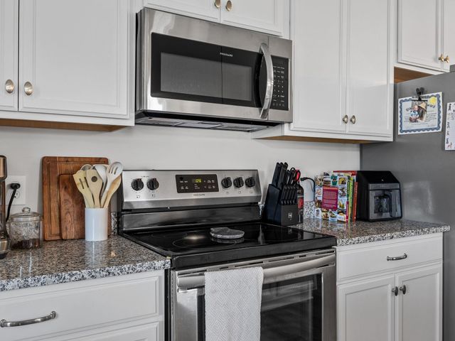 148 Bur Oak Drive, Taylors, SC 29687