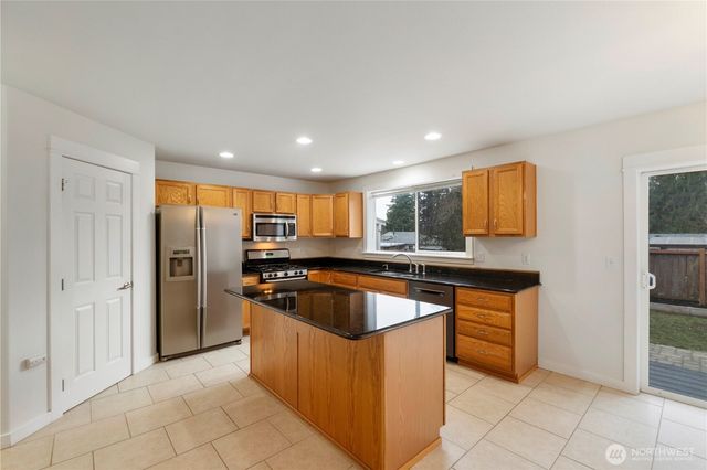 11913 126th Street Ct E, Puyallup, WA 98374