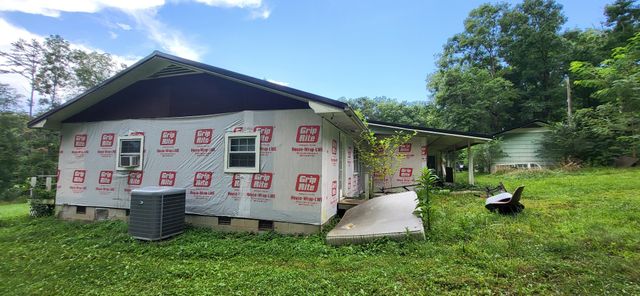 149 Hemlock Dr, Coalmont, TN 37313