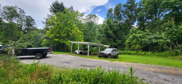 149 Hemlock Dr, Coalmont, TN 37313