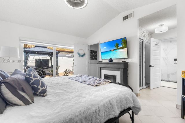 17816 SW 10th Ln, Pembroke Pines, FL 33029