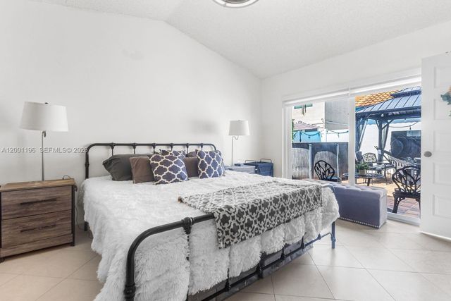 17816 SW 10th Ln, Pembroke Pines, FL 33029