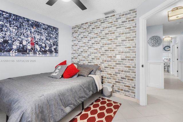 17816 SW 10th Ln, Pembroke Pines, FL 33029