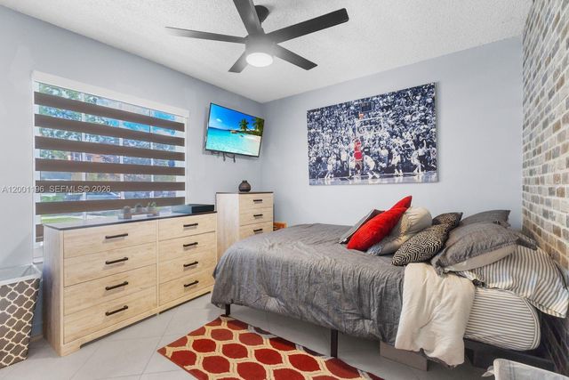 17816 SW 10th Ln, Pembroke Pines, FL 33029