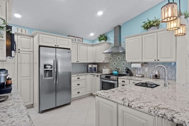 17816 SW 10th Ln, Pembroke Pines, FL 33029