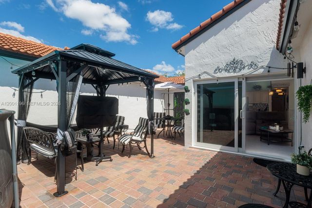 17816 SW 10th Ln, Pembroke Pines, FL 33029