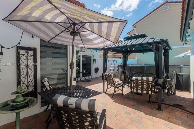 17816 SW 10th Ln, Pembroke Pines, FL 33029