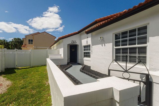 17816 SW 10th Ln, Pembroke Pines, FL 33029